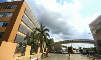 ANVISA ALERTA SOBRE USO DO FORMOL COMO ALISANTE DE CABELOS