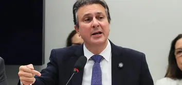 GOVERNO AMPLIA TETO DO FIES PARA MEDICINA EM 30%