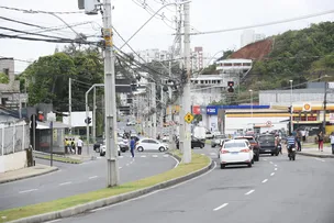 REQUALIFICAÇÃO DA AV. JORGE AMADO GARANTE MAIS FLUIDEZ AO TRÂNSITO ENTRE IMBUÍ E BOCA DO RIO