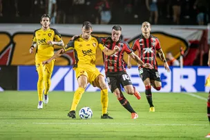 VITÓRIA SOFRE EMPATE NO ÚLTIMO LANCE E DEIXA ESCAPAR OS TRÊS PONTOS NO BARRADÃO
