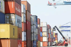 CEARÁ EXPORTA US$ 1 BILHÃO EM SEMESTRE HISTÓRICO ÀS VÉSPERAS DO TARIFAÇO DE TRUMP