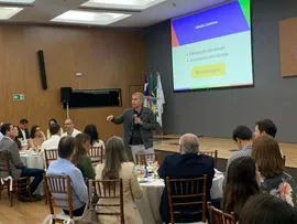 MINISTRO SIDÔNIO PALMEIRA PARTICIPA DE EVENTO DA ABAP-BA E DESTACA COMUNICAÇÃO COMO INSTRUMENTO DE TRANSFORMAÇÃO SOCIAL