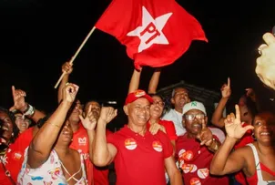LULA MACIEL É ELEITO NOVO PRESIDENTE DO PT EM LAURO DE FREITAS