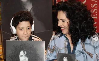 FILHO DE GAL COSTA SE MANIFESTA SOBRE MORTE DE PRETA GIL: ‘MINHA MÃE ESTARIA DEVASTADA’
