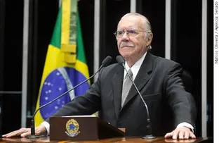 ‘NÃO PODEMOS CORRER ATRÁS DE UM DOIDO’; DIZ SARNEY EM DEFESA DE MORAES