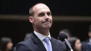 EDUARDO BOLSONARO DEFENDE WAJNGARTEN E DIZ QUE DEMISSÃO DO PL FOI ‘CONFUSA’