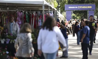 NÍVEL DE EMPREGO RESISTE A IMPACTO DO JURO ALTO, DIZEM ESPECIALISTAS