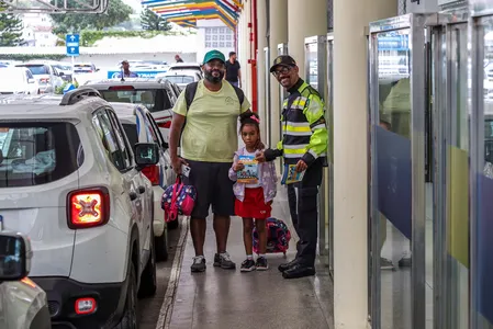 CAMPANHA VOLTA ÀS AULAS DA TRANSALVADOR MOBILIZA MOTORISTAS E PEDESTRES NO ENTORNO DAS ESCOLAS