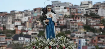 AEROPORTO DE SALVADOR RECEBE IMAGEM PEREGRINA DE SANTA DULCE DOS POBRES NESTA SEGUNDA