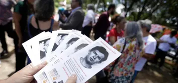 FAMÍLIAS RECEBEM ATESTADOS RETIFICADOS DE 63 VÍTIMAS DA DITADURA