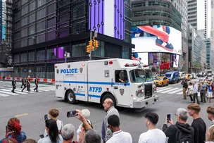 NY: POLICIA ESVAZIA TIMES SQUARE; ESQUADRÃO ANTIBOMBAS É ACIONADO