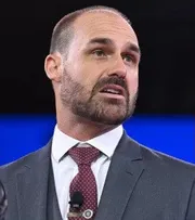 PT QUER ‘PRESSÃO MÁXIMA’ POR CASSAÇÃO DO EDUARDO BOLSONARO E JOGA MILITÂNCIA DIGITAL PARA MOTTA