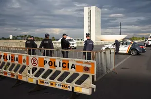 STF, PLANALTO E CONGRESSO SÃO CERCADOS POR GRADES NOVAMENTE APÓS PRISÃO DE BOLSONARO