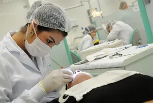 CLÍNICA ODONTOLÓGICA OFERECE ATENDIMENTO GRATUITO EM SALVADOR; CONFIRA