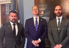 EDUARDO BOLSONARO SE REÚNE COM SECRETÁRIO DO TESOURO DOS EUA