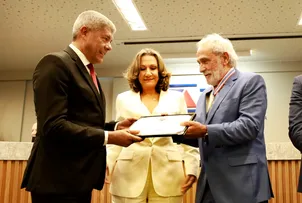 ALBA CONCEDE HONRARIAS A MINISTRO DO STJ E CÔNSUL BRASILEIRO NA ITÁLIA