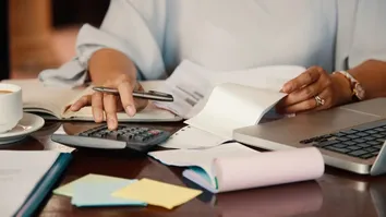 NÚMERO DE JOVENS QUE BUSCAM NEGOCIAR DÍVIDAS CRESCE 62,1%