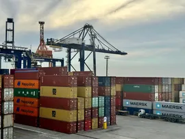 PORTOS DO SUDESTE MOVIMENTAM MAIS DE 575 MILHÕES DE TONELADAS ENTRE JANEIRO E OUTUBRO DE 2025
