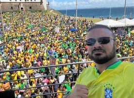 DEPUTADO PARTICIPA DE MANIFESTAÇÃO NO FAROL DA BARRA E REFORÇA “FORA, LULA”