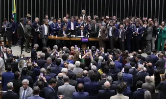 HUGO MOTTA ACIONA CORREGEDORIA CONTRA 14 DEPUTADOS POR BLOQUEIO DO PLENÁRIO