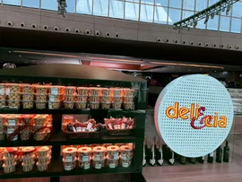 DELI E CIA CHEGA AO SALVADOR SHOPPING CELEBRANDO 30 ANOS DE TRADIÇÃO E SABOR