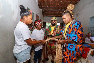 PARCERIA ENTRE SETRE E MARCA DE MODA MENINOS REI LEVA ARTESANATO DE MARAGOGIPINHO PARA A PASSARELA DA SPFW 2025