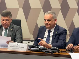 RELATOR DA CPI DA INSS AMEAÇA DAR VOZ DE PRISÃO A DELEGADO DA PF EM REUNIÃO SECRETA