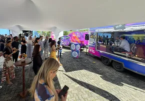 ESTÚDIO MÓVEL DAS RÁDIOS DA REDE BAHIA É APRESENTADO AO MERCADO PUBLICITÁRIO