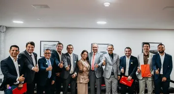PRESIDENTE DA FECBAHIA, SIVALDO RIOS, É RECEBIDO PELO MINISTRO RUI COSTA E AUTORIDADES EM BRASÍLIA