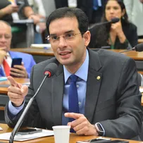 LEO PRATES ASSUME VICE-PRESIDÊNCIA DA COMISSÃO ESPECIAL SOBRE APLICATIVOS NA CÂMARA DOS DEPUTADOS