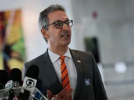 ‘ATÉ MARIDO E MULHER DISCORDAM’, DIZ ZEMA APÓS CARLOS BOLSONARO CHAMAR GOVERNADORES DE RATOS