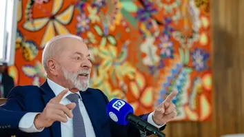 JAMAIS PEDIREI A UM PARTIDO PARA NÃO LANÇAR CANDIDATO A PRESIDENTE, AFIRMA LULA