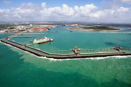 MINISTRO DE PORTOS E AEROPORTOS ANUNCIA ORDEM DE SERVIÇO PARA DRAGAGEM DO PORTO DE SUAPE