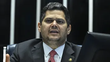 ALCOLUMBRE DIZ QUE PROJETO ALTERNATIVO À ANISTIA ESTÁ PRONTO