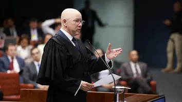 DEFESA DE GARNIER ELOGIA ZANIN PELA SOLTURA DE LULA PARA REFORÇAR ARGUMENTAÇÃO