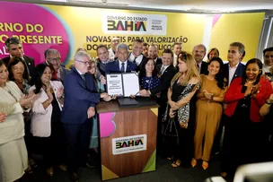 JERÔNIMO RODRIGUES SANCIONA LEIS QUE INCREMENTAM GANHOS SALARIAIS PARA 45 MIL SERVIDORES PÚBLICOS DA BAHIA