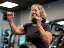EXERCÍCIO FÍSICO É FUNDAMENTAL NA QUALIDADE DE VIDA DE DOENTES COM PARKINSON PRECOCE