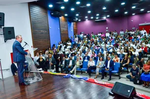 VICE-GOVERNADOR CELEBRA AMPLIAÇÃO DO PROGRAMA CORRA PRO ABRAÇO E FORTALECIMENTO DAS POLÍTICAS PARA POPULAÇÃO EM SITUAÇÃO DE RUA