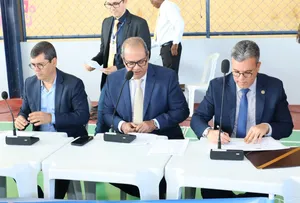 CÂMARA ITINERANTE TRANSFORMA ESCOLA DE ITAPUÃ EM PLENÁRIO