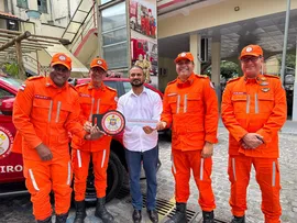 DEPUTADO ENTREGA NOVAS VIATURAS PARA CORPO DE BOMBEIROS MILITAR DA BAHIA