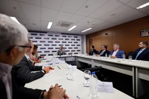 CONSTRUÇÃO DE NOVO HOSPITAL EM SÃO DESIDÉRIO FOI TEMA DE REUNIÃO ENTRE O GOVERNADOR E O PREFEITO DO MUNICÍPIO