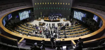 DEPUTADOS BAIANOS ADMITEM ERRO AO VOTAR A FAVOR DA PEC DA BLINDAGEM