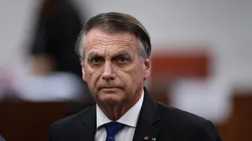 DEFESA DE BOLSONARO PEDE AO STF FIM DA PRISÃO DOMICILIAR