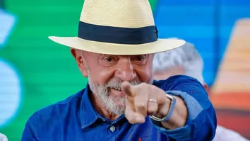 APROVAÇÃO DE LULA SUPERA DESAPROVAÇÃO PELA 1ª VEZ NO ANO E CHEGA A 50,8%, DIZ ATLAS/BLOOMBERG