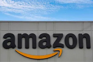 AMAZON INVESTIRÁ US$ 1 BILHÃO PARA AUMENTAR SALÁRIOS E REDUZIR CUSTOS COM SAÚDE DE FUNCIONÁRIOS
