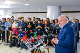 AINDA NÃO ESTAMOS MOSTRANDO TUDO QUE ESTAMOS FAZENDO, DIZ LULA SOBRE PESQUISAS