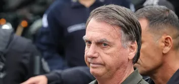CENTRÃO DISCUTE REDUÇÃO DA PENA DE BOLSONARO PARA ATÉ 3 ANOS EM REGIME FECHADO