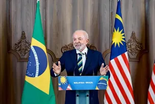 BOLSONARO FAZ PARTE DO PASSADO DA POLÍTICA BRASILEIRA, DIZ LULA