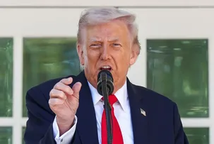 TRUMP DIZ QUE NÃO ESTÁ CONSIDERANDO ATAQUES NA VENEZUELA