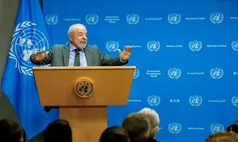 49% DOS BRASILEIROS ACREDITAM QUE LULA SAIU MAIS FORTE APÓS ENCONTRO COM TRUMP, DIZ PESQUISA